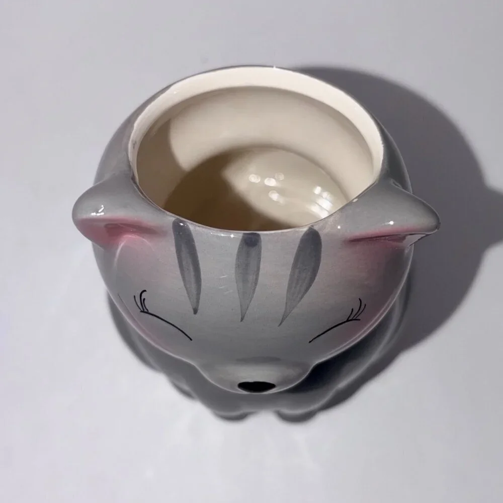 Hazel & Co. Gray Cat Ceramic Planter / Vase – Cute Kitty Decor